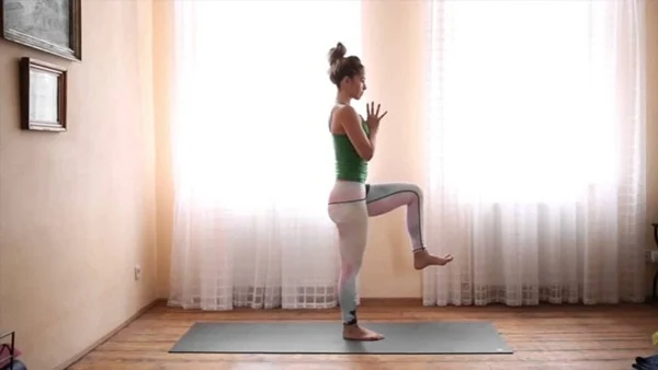 How to Start and Keep Your Home Yoga Practice